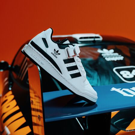 adidas Originals Forum Low Sneaker ftwr white/ftwr white/core black  Seasonal Colors bei SNIPES bestellen